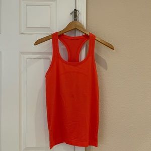 swiftly lululemon top